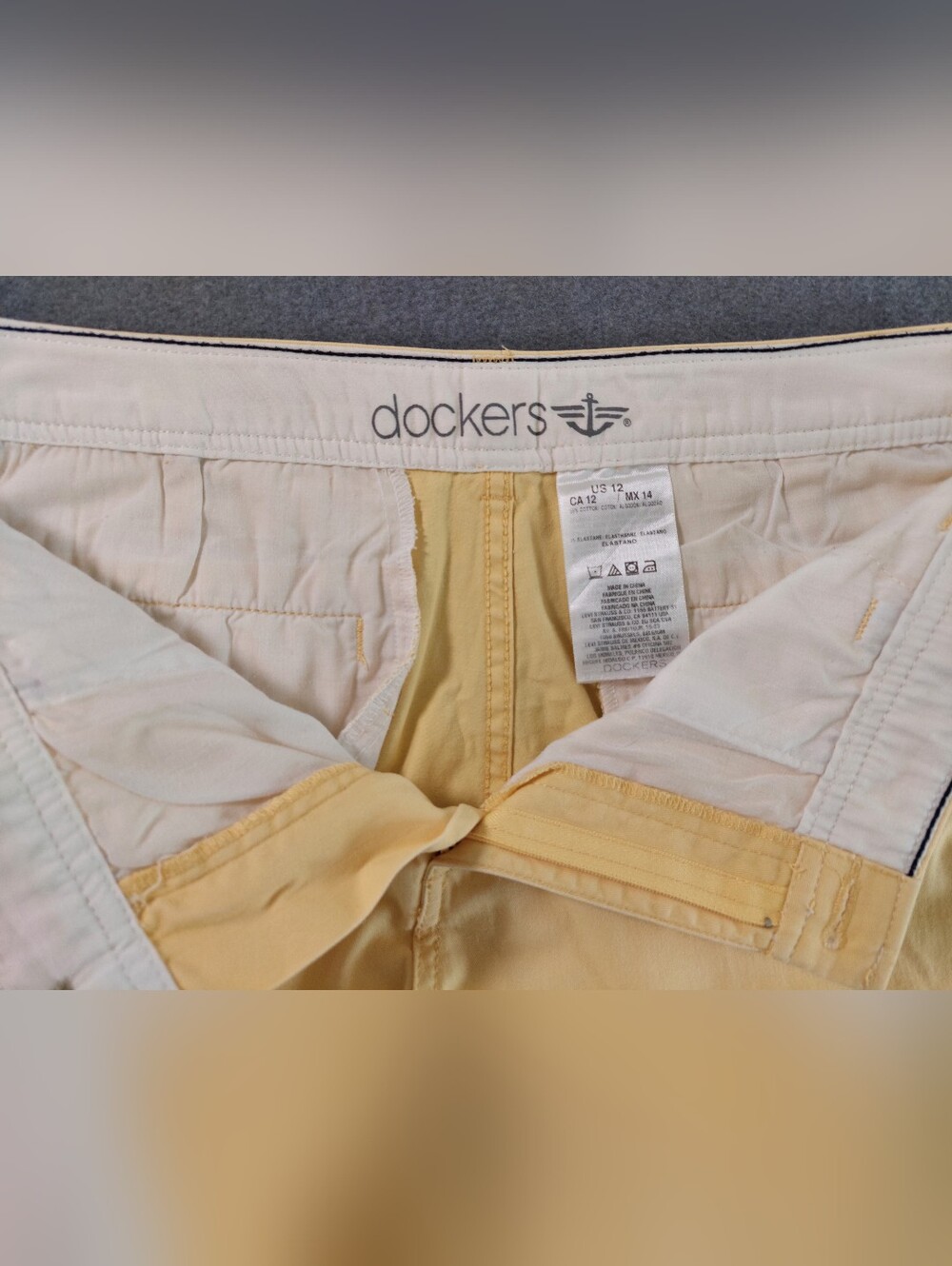 Dockers Women's Yellow Capri Crop Pants Size 12 Button Hem Pastel Chino Summer - Picture 7 of 11